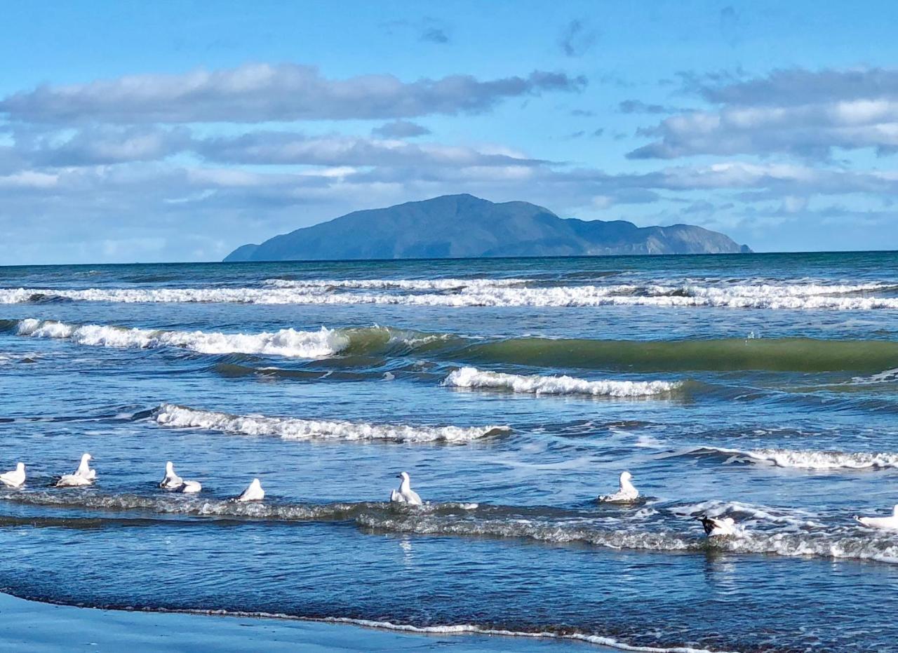 Otaki Beachfront Getaway Exterior foto